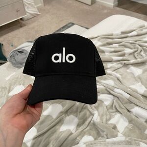 Hardly worn like new alo hat
